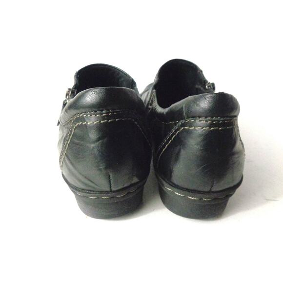 CLARKS Bendables US 7M Crinkle Black Leather Slip On Zip Up Casual Shoes - Picture 3 of 8